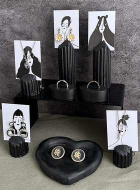 黑色高档轻奢感首饰展示架卡片