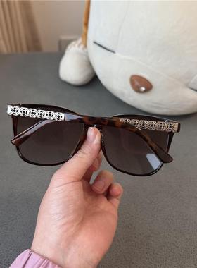 玳瑁女士偏光太阳镜茶色方形大红白色墨镜女款防紫外线拍照百搭