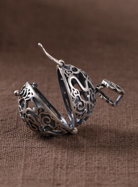 祥云香囊吊坠男女款复古做旧百搭挂坠子可打开空心储物嘎乌盒项链