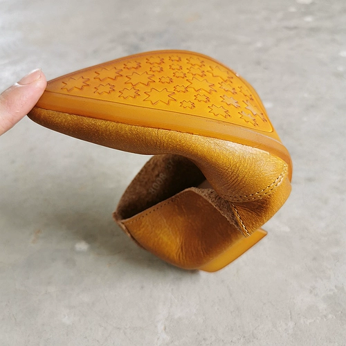 Комфортные туфли с заостренным носом, мягкая подошва, из натуральной кожи