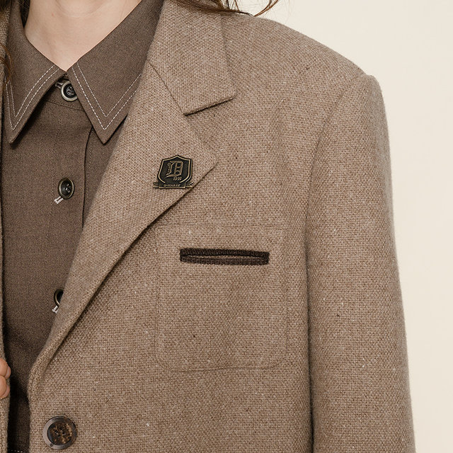 D-HARRY/迪哈利卡其色复古西装外套女中长款外穿西服DH224A95620D