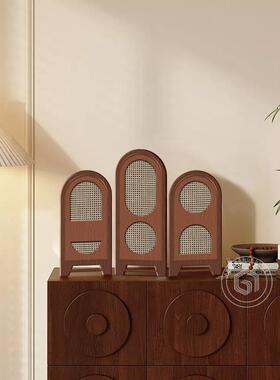 中世纪风格的棕色小屏幕桌面装饰新中国风茶室场景布局侧柜装饰覆