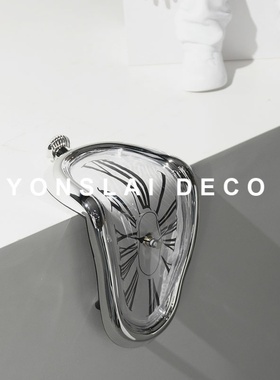 现代轻奢创意时钟挂钟摆件书房书架样板房博古架软装饰品艺术摆设