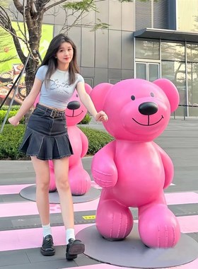 玻璃钢粉粉熊卡通雕塑店铺网红公仔摆件草坪户外营地X打卡造景美