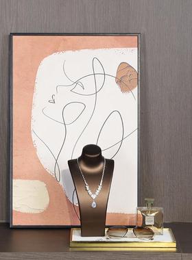 衣帽间轻奢装饰品全屋定制家居展厅样板间衣服高跟鞋收纳盒摆件