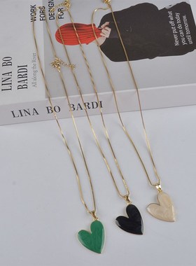 日韩小众设计感滴釉爱心项链女中长款百搭时尚通勤桃心吊坠毛衣链