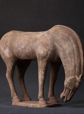 唐代陶瓷马艺术品摆件手工仿古做旧陶马古董收藏酒柜玄关装饰