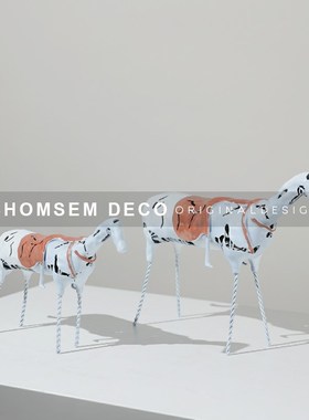 本与简约创意金属马摆件样板w间客厅书房书架软装饰品抽象家居摆