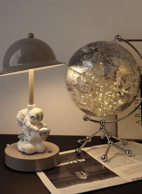 贝汉美宇航员台灯摆件轻奢实用太空人儿童创意床头柜男孩生日礼物