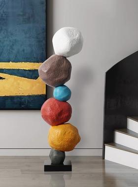 现代简约抽象卡通彩色石头雕塑创意家居客厅玄关橱窗落地装饰摆件