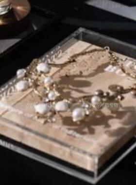 WU.物兮物 法式轻奢现代样板间梳妆台羽毛帽子香水项炼化妆桌饰品