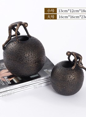 现代轻奢金属艺术人物摆件家具配饰样板房售楼处书柜酒柜软装饰品