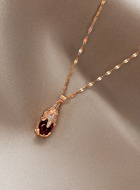 2024新款狐狸元素时尚吊坠钛钢项链女小众设计简约气质网红锁骨链