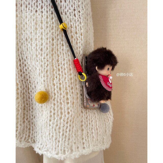 Munchiqi cute Korean cross-body carryable mobile phone back clip mobile phone holder doll doll mobile phone case with lanyard
