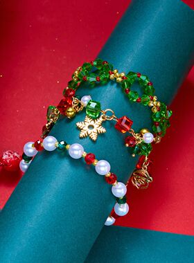 Festive Chistmas Beaded Cham Bacelet Red Geen Bell Santa