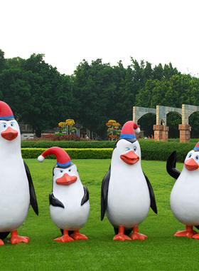 企鹅小区夜景海洋主题雕塑摆件