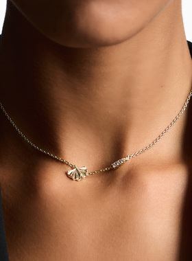 阿玛尼白鹿同款金色银杏嵌饰项链