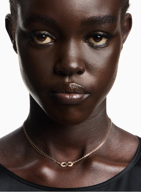 阿玛尼女士双层鹰标环扣密镶项链