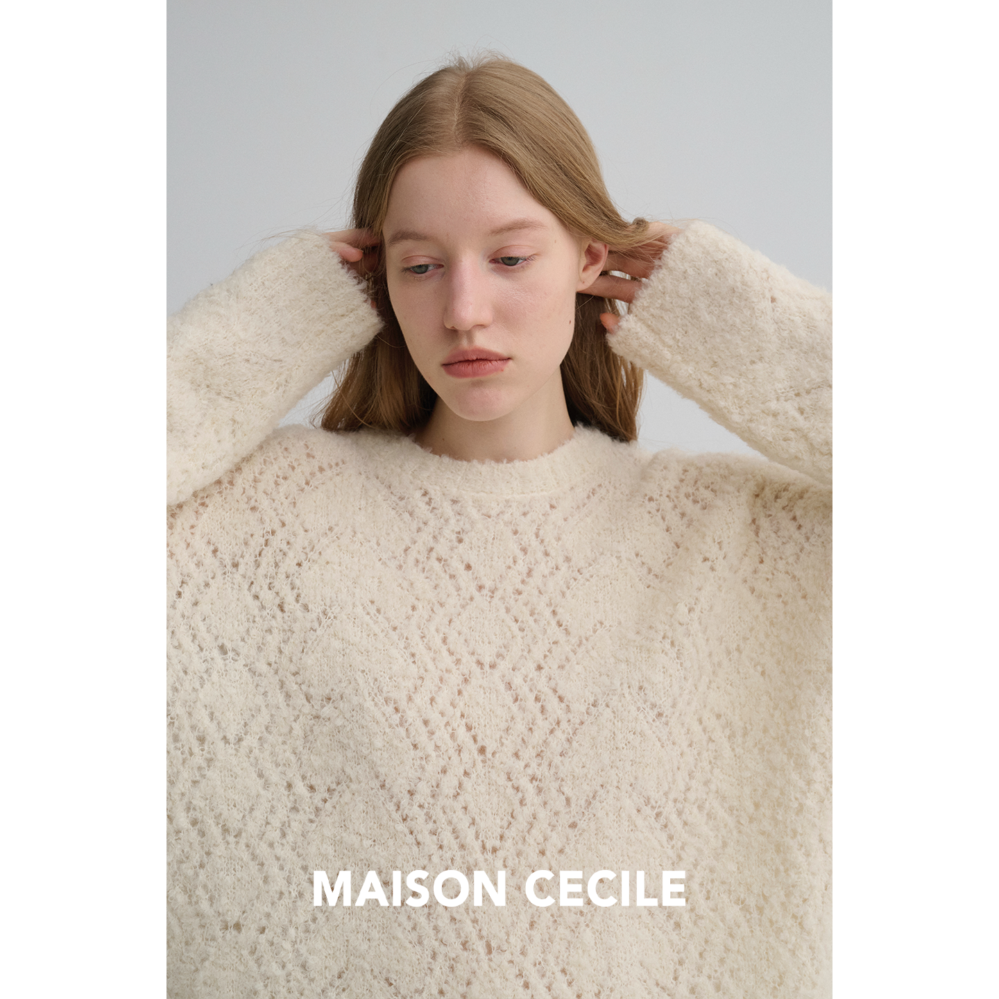 MAISON CECILE羊毛立体针织钩花镂空绒感软糯圆领针织毛衣 - 图0