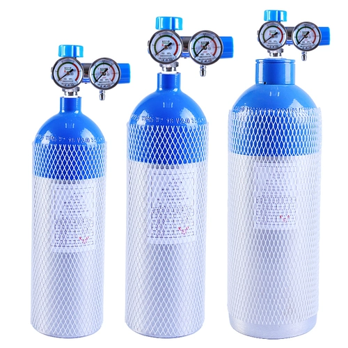 Кислородное цилиндр алюминиевого сплава с двумя такими портативными портативными газовыми банками на открытом воздухе вентилятор Плато Плато Использование кислорода поглощение кислорода