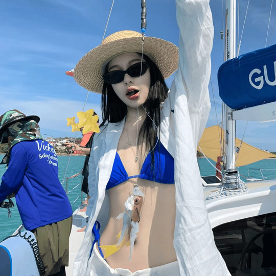 Yi Mengling's same style as Klein Blue sexy bikini