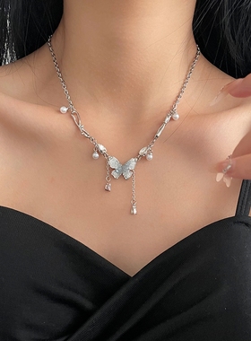 高级感水晶蝴蝶珍珠y2k辣妹项链