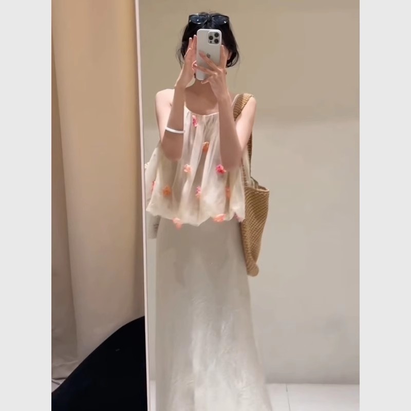 2025超火夏装一整套米白色花朵吊带半身裙套装女装富家千金感穿搭 - 图0