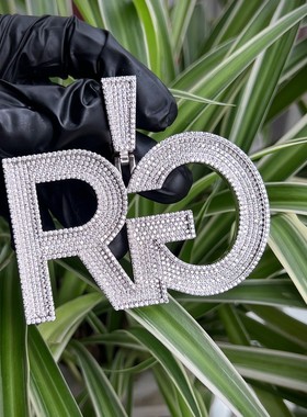 满钻结冰字母定制大吊坠