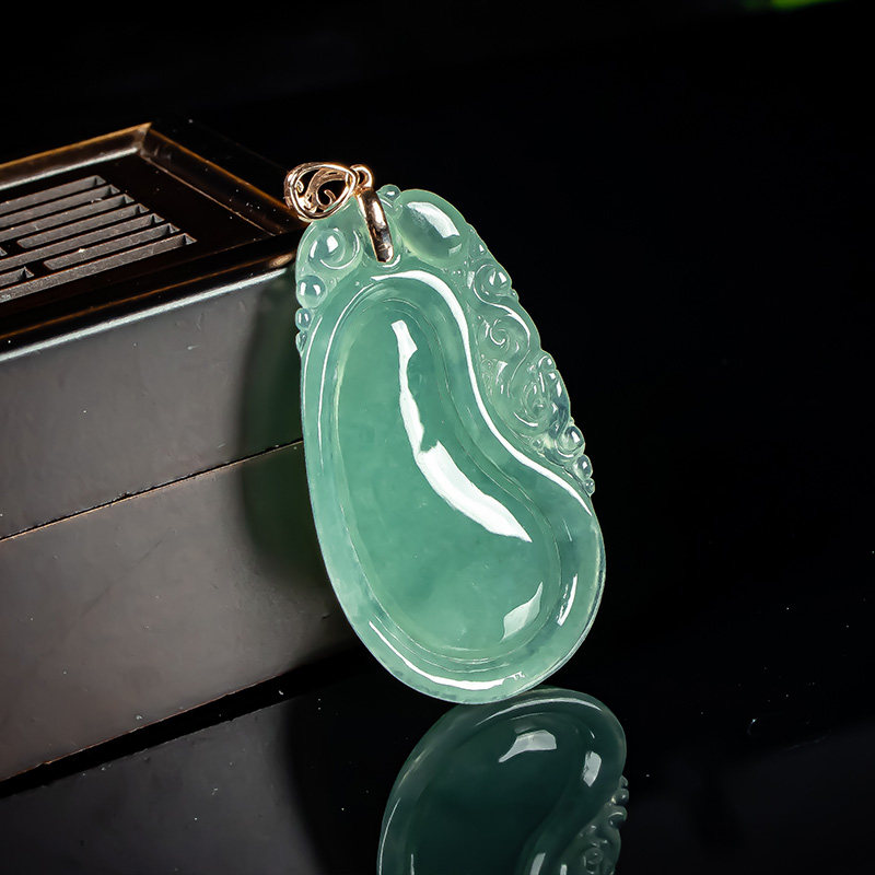 缅甸天然翡翠a货老坑冰绿福瓜吊坠 翠贵人颈饰