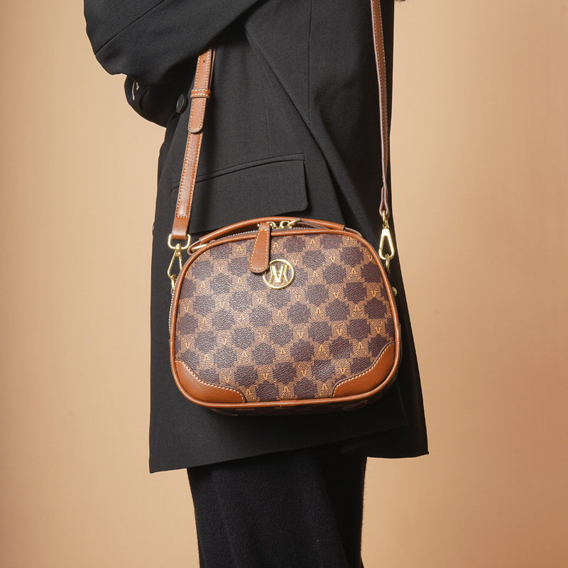 高级感新款2022今年流行秋冬斜挎包 欧帝驰女士包袋