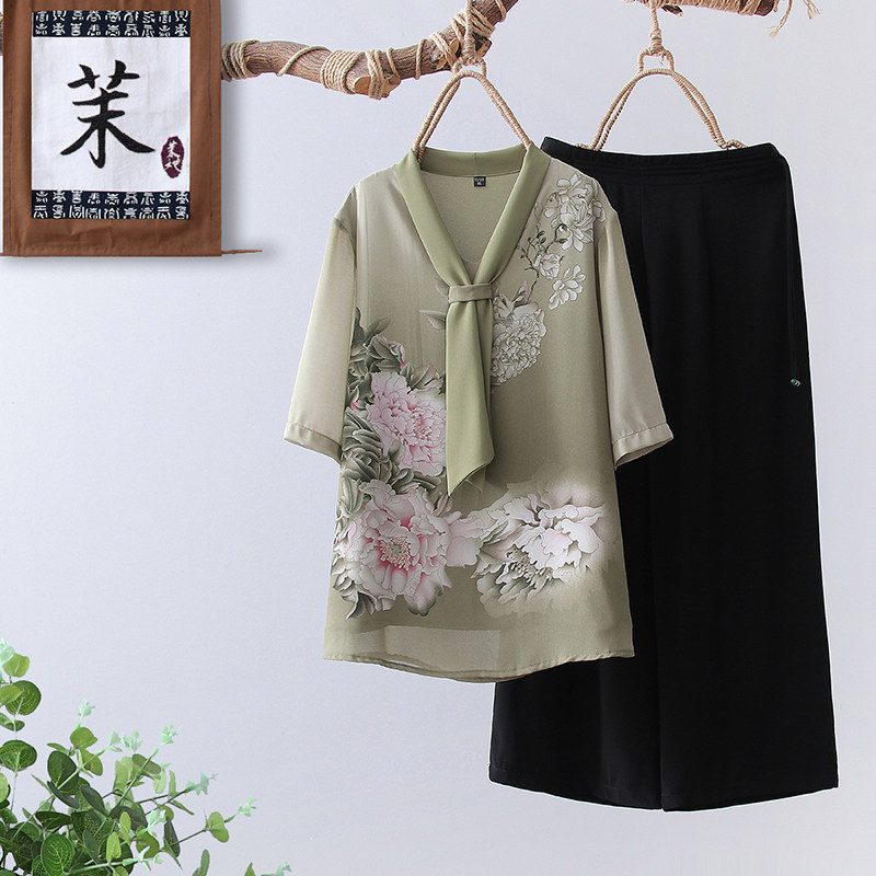  茉她女装中老年女装