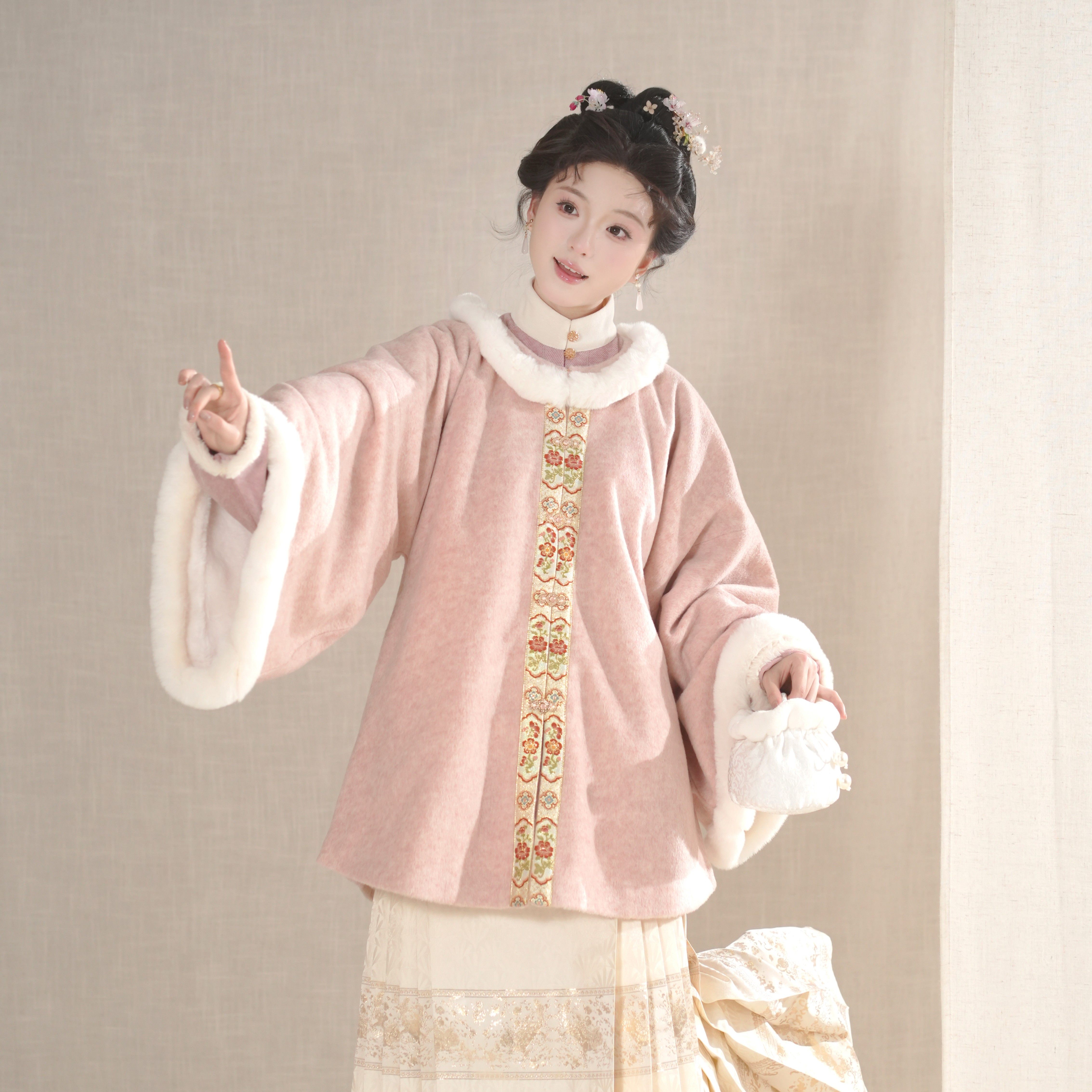 汉墨记【金章暖岁】明制昭君袄加绒加厚圆领半袖披袄汉服女带口袋,淘宝优惠券,粉丝福利购,淘宝优惠卷