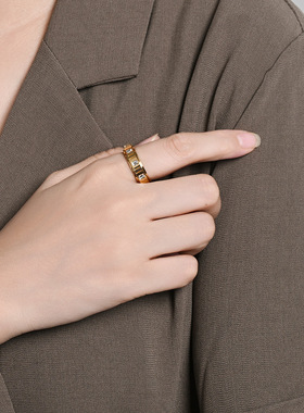 钛钢旋转戒指女时尚小号五号手饰