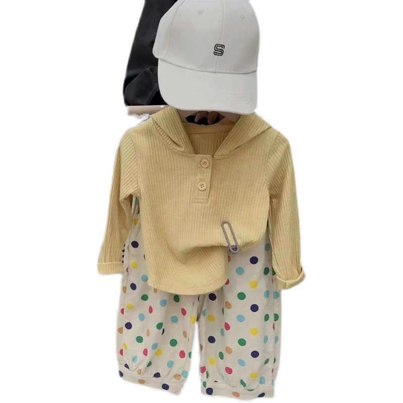 女童秋季套装2023新款女宝短款连帽坑条纹上衣+波点灯笼裤两件套