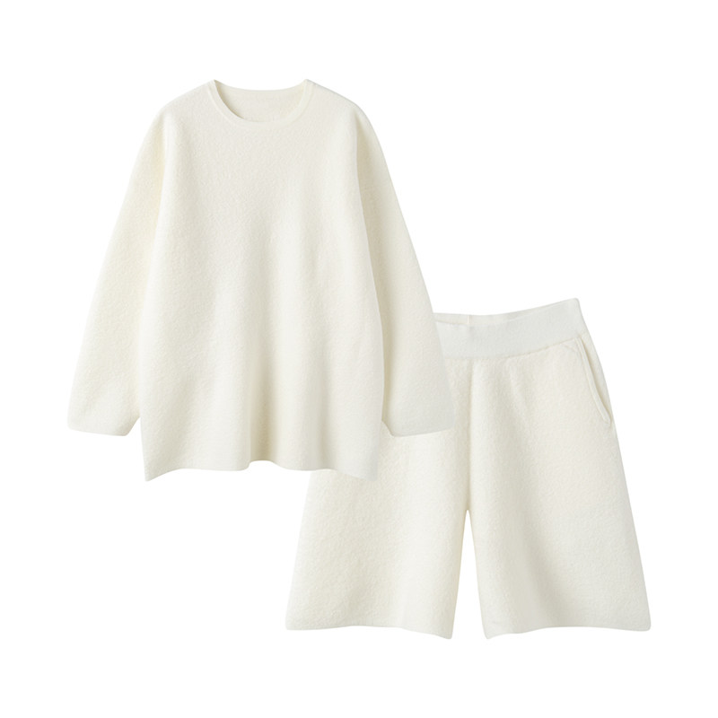 简直爱了~乳白色廓形圆领密织毛衣A字短裤羊绒套装女2025秋冬新款,淘宝优惠券,粉丝福利购,淘宝优惠卷