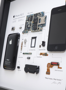 苹果iPhone3gs手机拆解装裱画 零件标本装饰画框怀旧科技礼物收藏