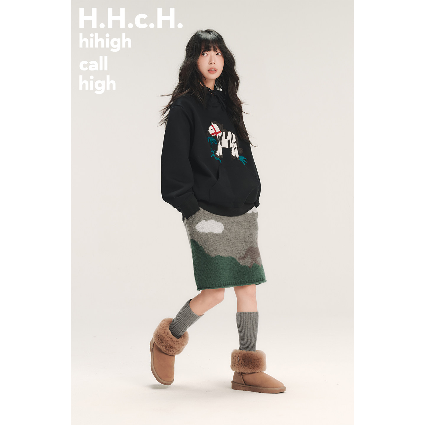 HHCH口海 SS26 马年撞色贴布立体绣花小马连帽宽松黑色卫衣,淘宝优惠券,粉丝福利购,淘宝优惠卷