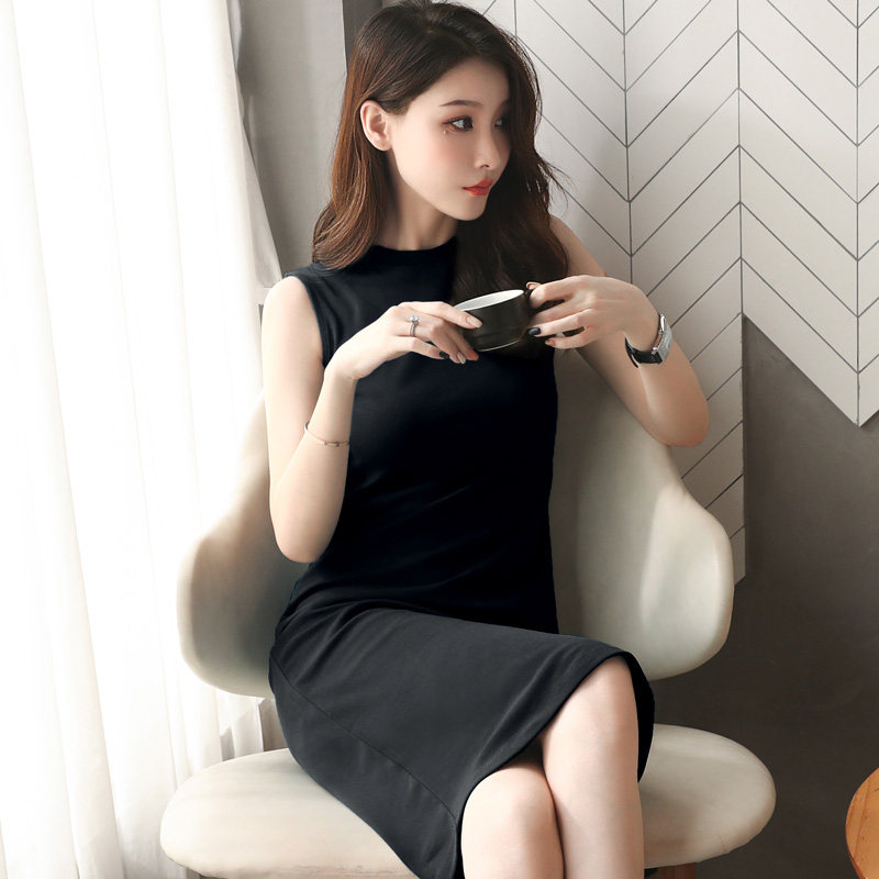 黑色半高领无袖修身显瘦2020连衣裙 朝五吩连衣裙