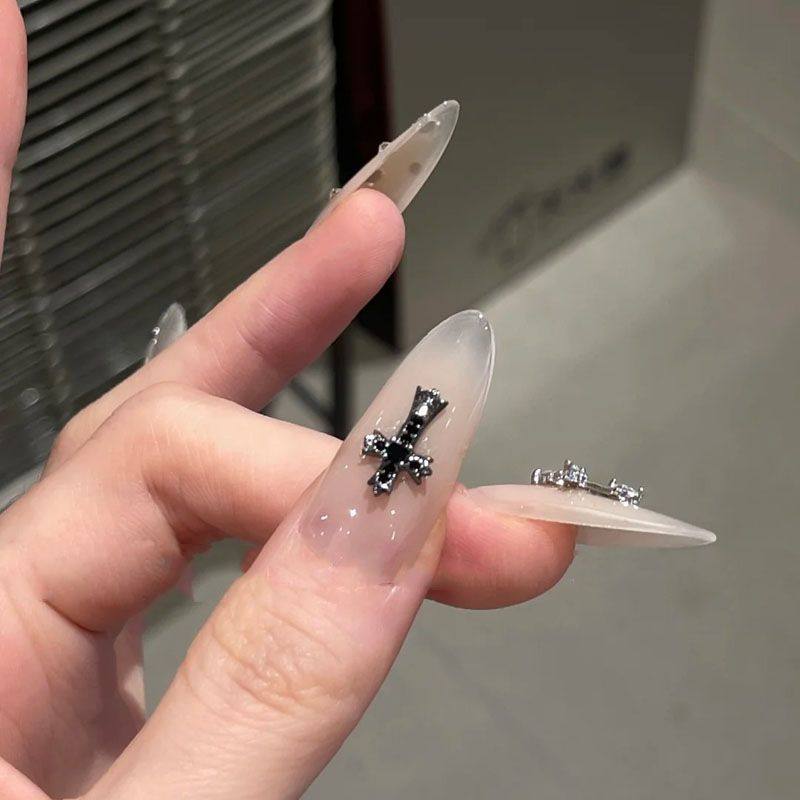 秋冬爆闪手工穿戴甲带钻十字架裸色高级显白ins甜酷辣妹学生美甲,淘宝优惠券,粉丝福利购,淘宝优惠卷