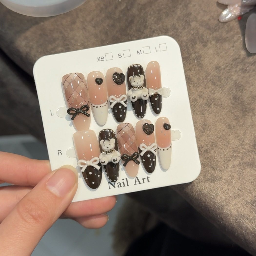 巧克力小熊---碎花裙摆手绘捏捏法式气质纯欲美甲贴片穿戴甲全贴,淘宝优惠券,粉丝福利购,淘宝优惠卷