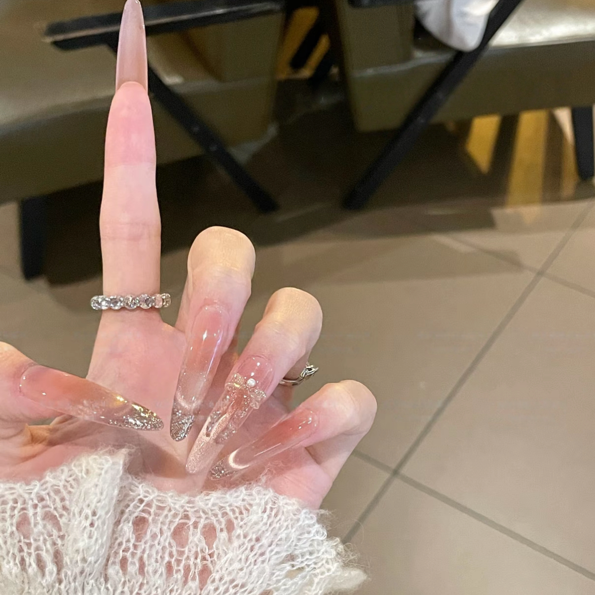 【银河梦里】韩系温柔蜜桃粉微笑猫眼爆闪指尖金闪蝴蝶结穿戴甲,淘宝优惠券,粉丝福利购,淘宝优惠卷