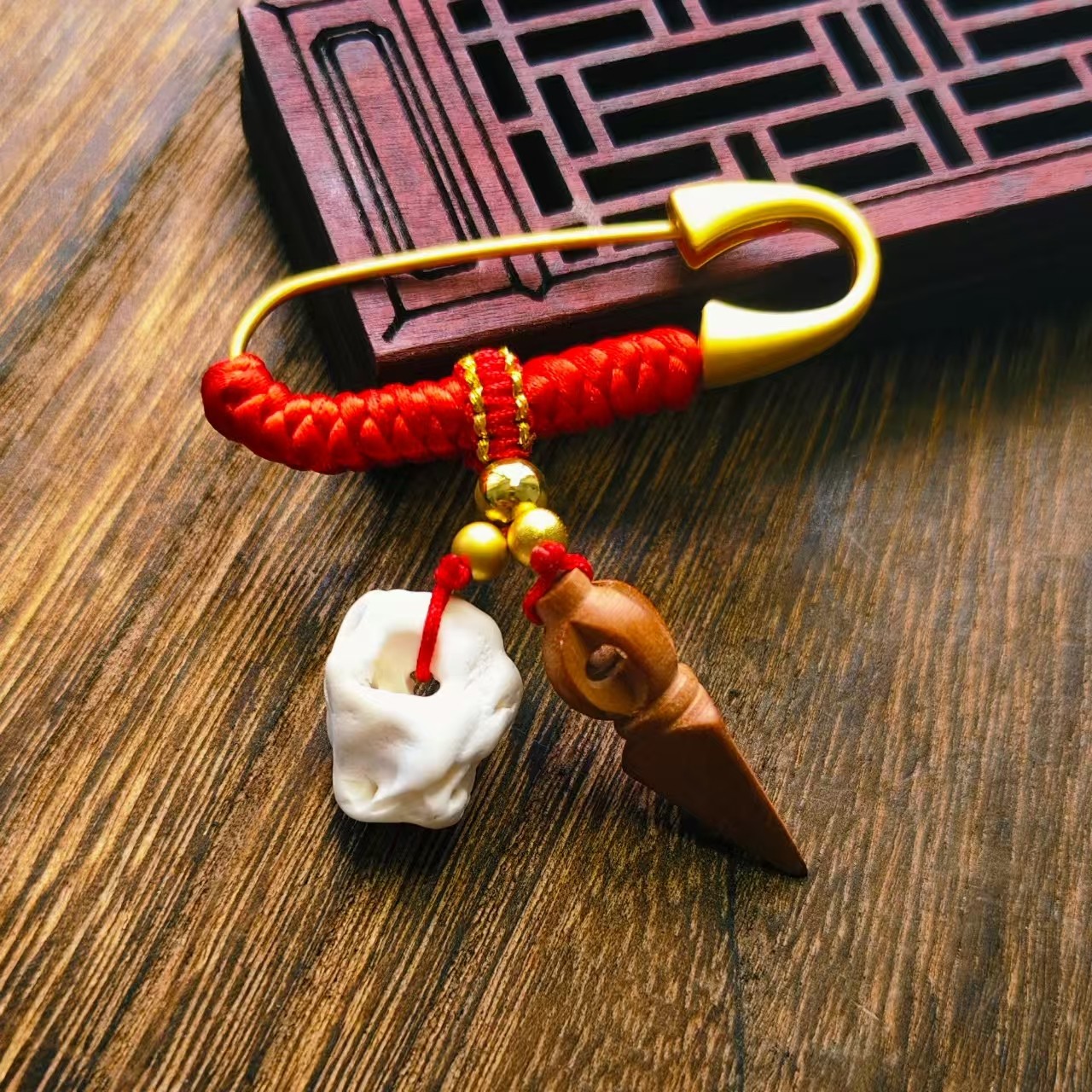 桃木宝宝婴儿童外出挂饰别针新生儿孕妇平安挂件狗牙胸针配饰礼物,淘宝优惠券,粉丝福利购,淘宝优惠卷