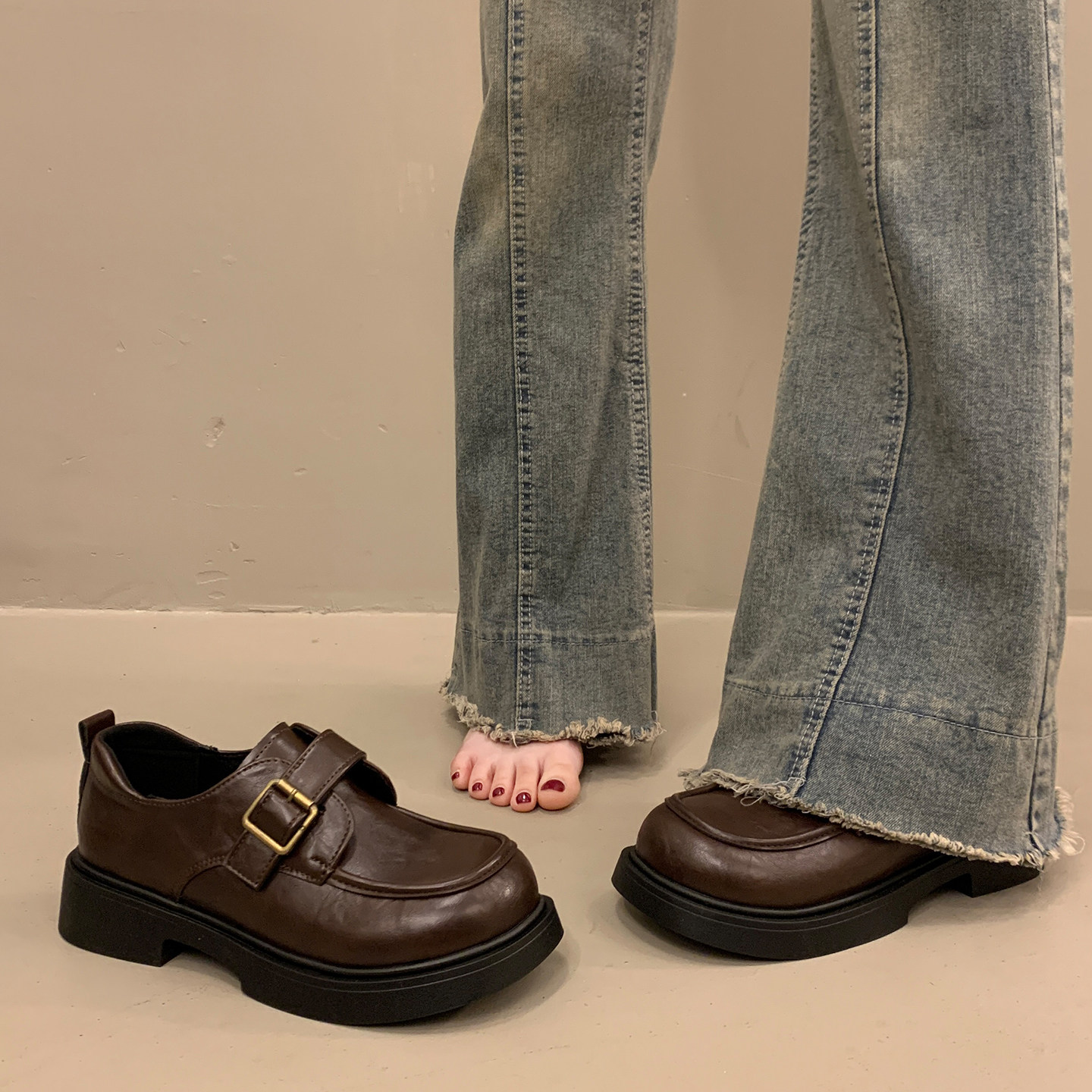 英伦风黑色厚底小皮鞋女加绒深口单鞋2026新款春秋季平底玛丽珍鞋,淘宝优惠券,粉丝福利购,淘宝优惠卷