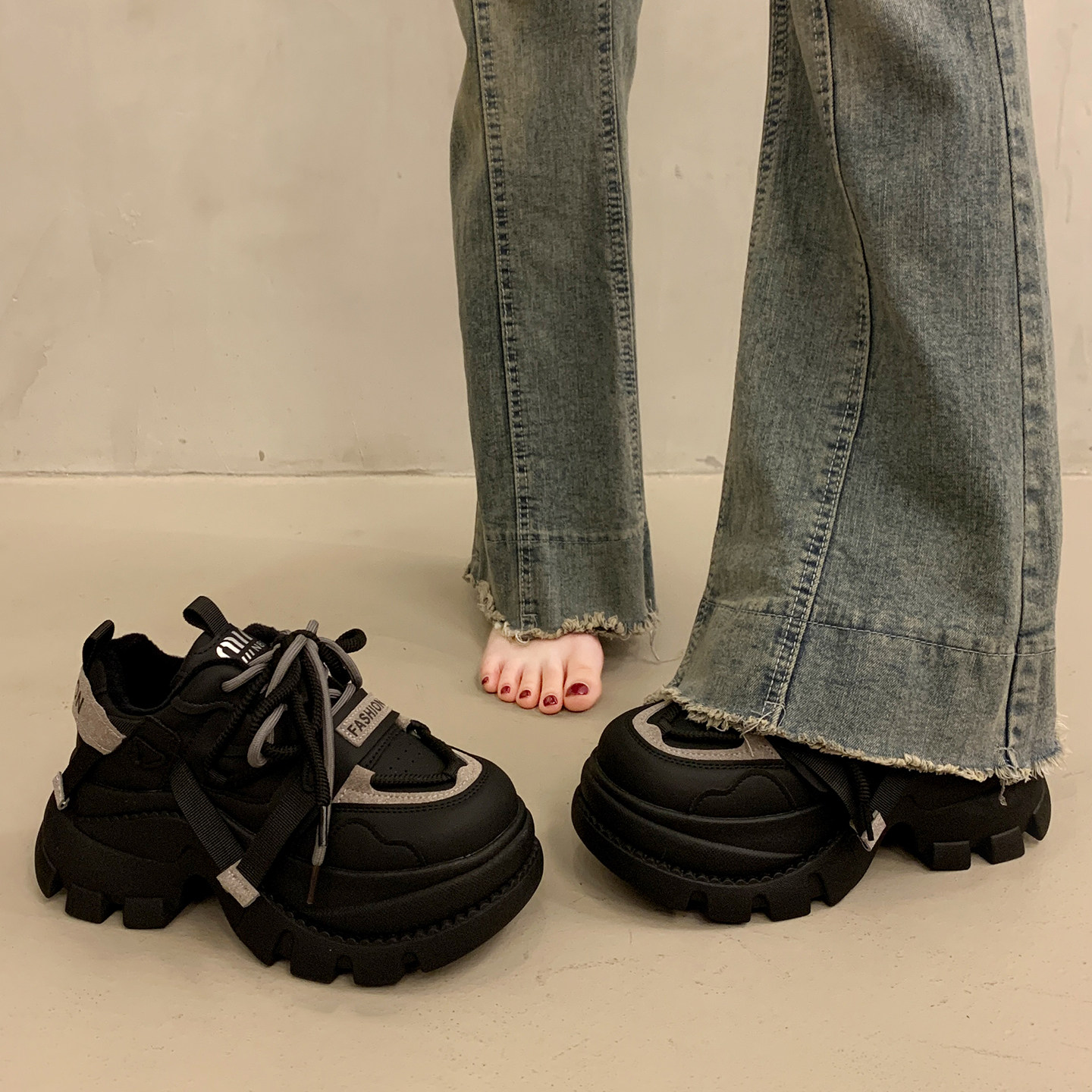 欧洲站松糕厚底老爹鞋女增高2025超火新款秋冬黑色加绒运动休闲鞋,淘宝优惠券,粉丝福利购,淘宝优惠卷