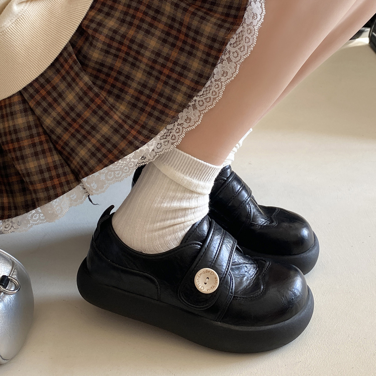 百搭英伦厚底复古小皮鞋女深口单鞋2026新款春秋平底百搭玛丽珍鞋,淘宝优惠券,粉丝福利购,淘宝优惠卷