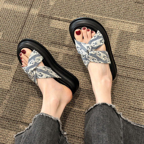 配裙子的凉鞋女仙女风厚底罗马鞋子2026年夏季新款高级感凉拖外穿 - 图2