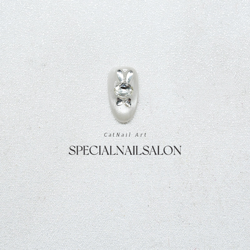 【星河银梦】纯手工穿戴美甲银白色猫眼钻饰可爱兔兔显白指甲贴片,淘宝优惠券,粉丝福利购,淘宝优惠卷