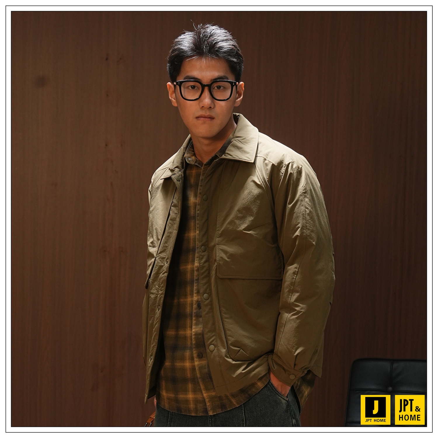 JPTHOME25冬极简风尚合体剪裁工装风轻薄便携短款翻领轻薄羽绒服 - 图1