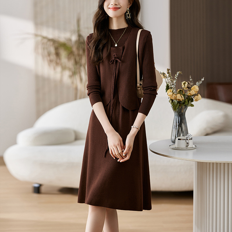 2025新款红色连衣裙女春秋喜婆婆婚宴婚礼服妈妈结婚针织两件 - 图1