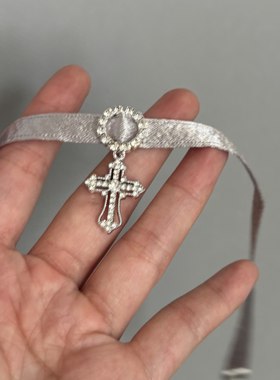 [楼哈哈]小众细款银色choker项圈十字架吊坠颈圈甜酷风短款脖饰